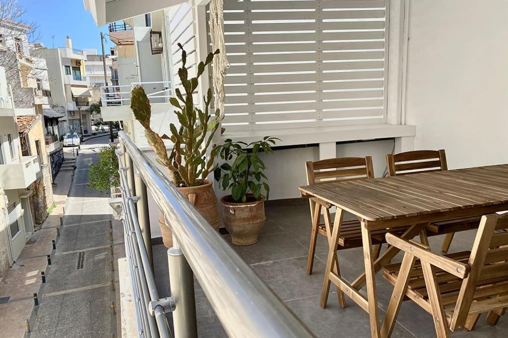 3-Bedroom Central, Spacious And Bright Apartment. Iraklio Exterior foto