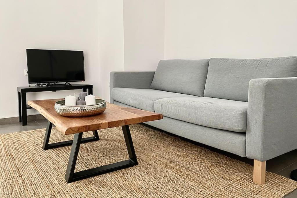 3-Bedroom Central, Spacious And Bright Apartment. Iraklio Exterior foto